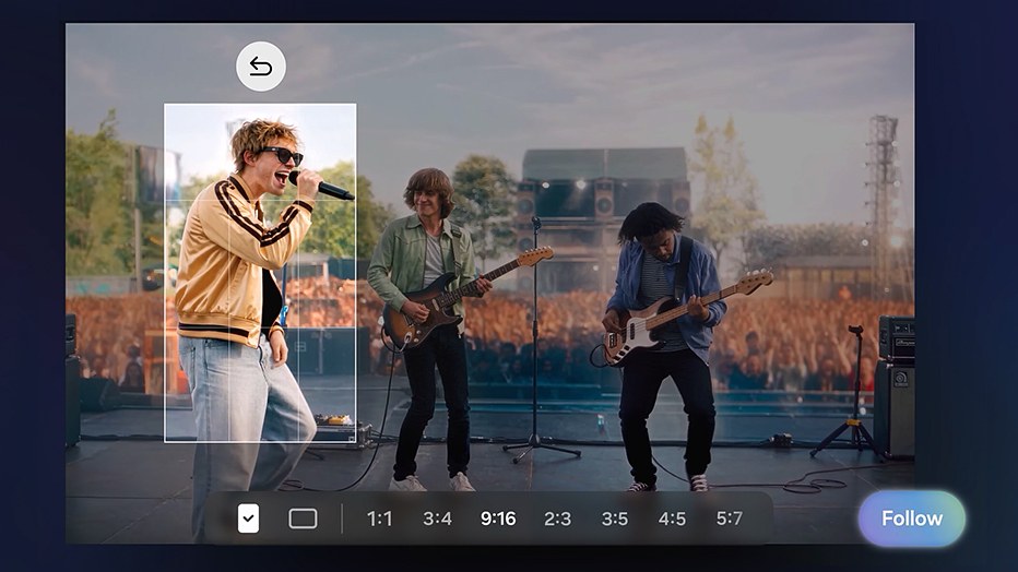Samsung My FanCam interface tracking a person in recorded video.